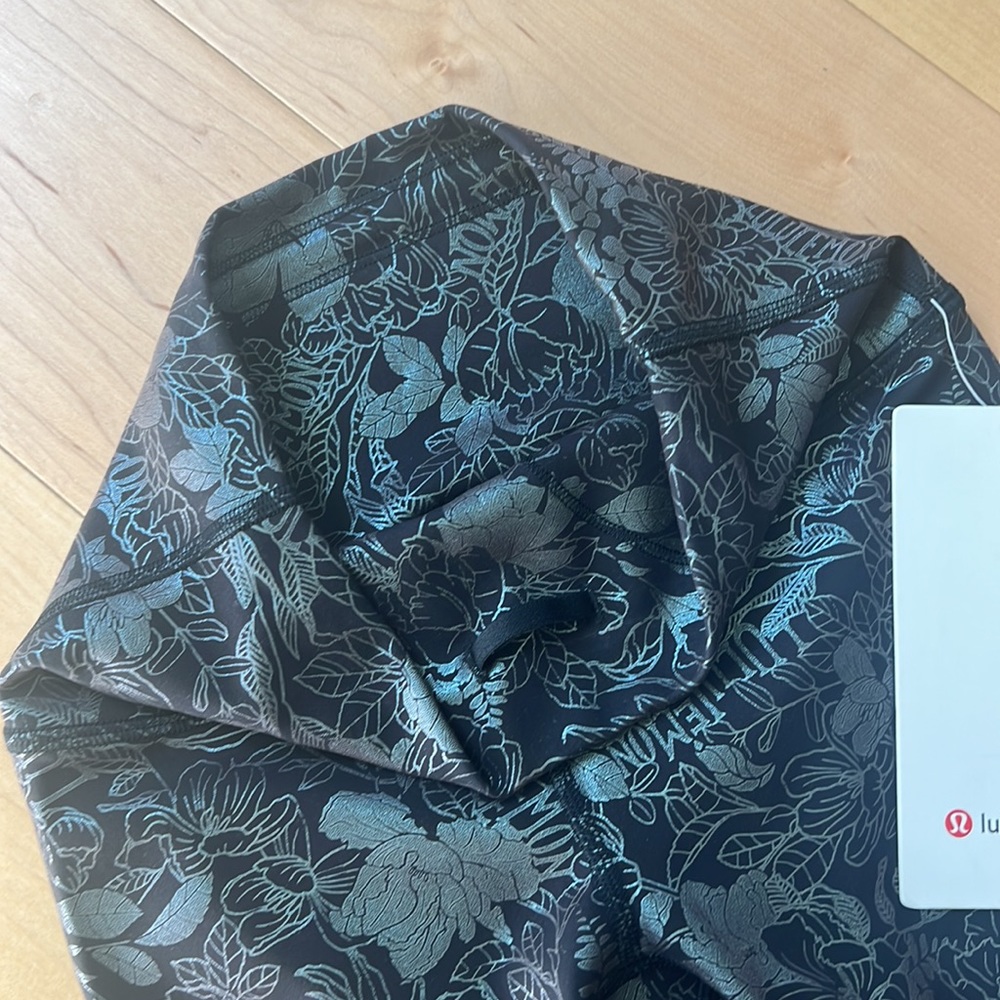 Lululemon Wunder Train HR Tight 25” (Foil) - Picture 2 of 4